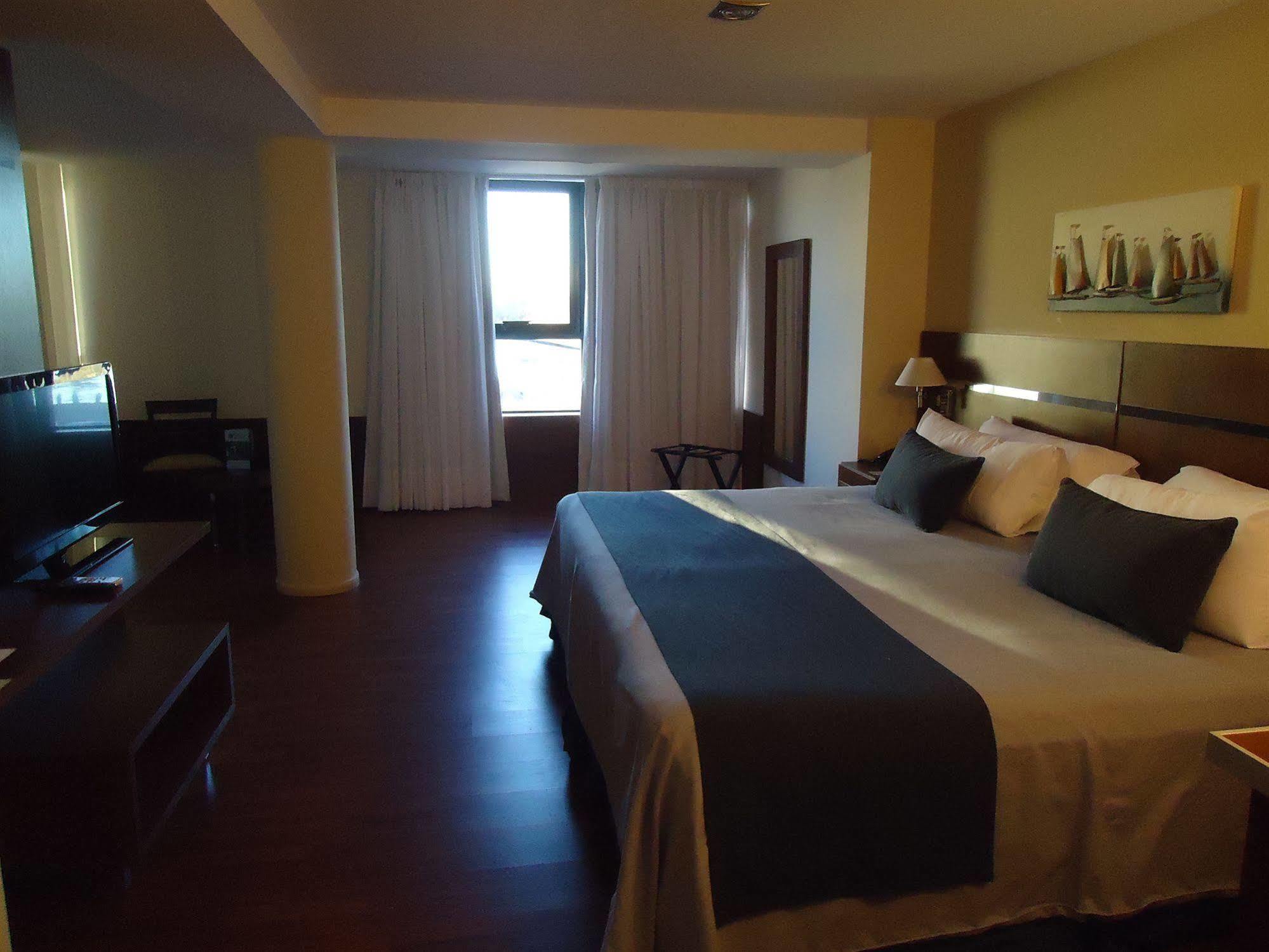 Puerto Amarras Hotel & Suites ซานตาเฟ ภายนอก รูปภาพ